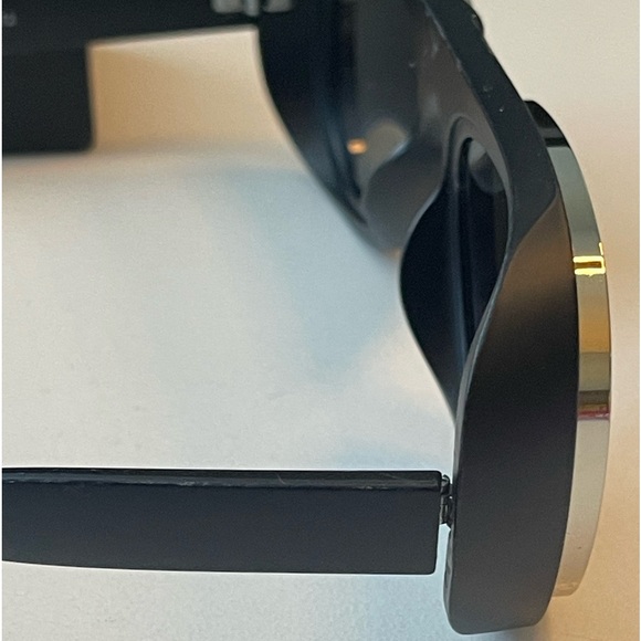 Black & Silver Aviator Style Sunglasses - Picture 8 of 11